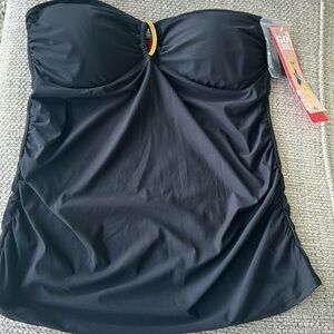 NWT black SPANX Takini top. Size 14.